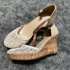 Apt. 9 Women's Lace Cream Wedges